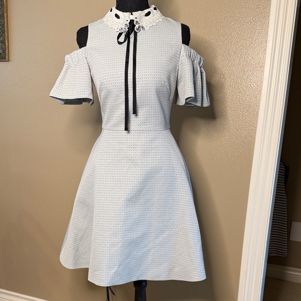 Cold-Shoulder Lace Collar A-Line Dress in Light Gray